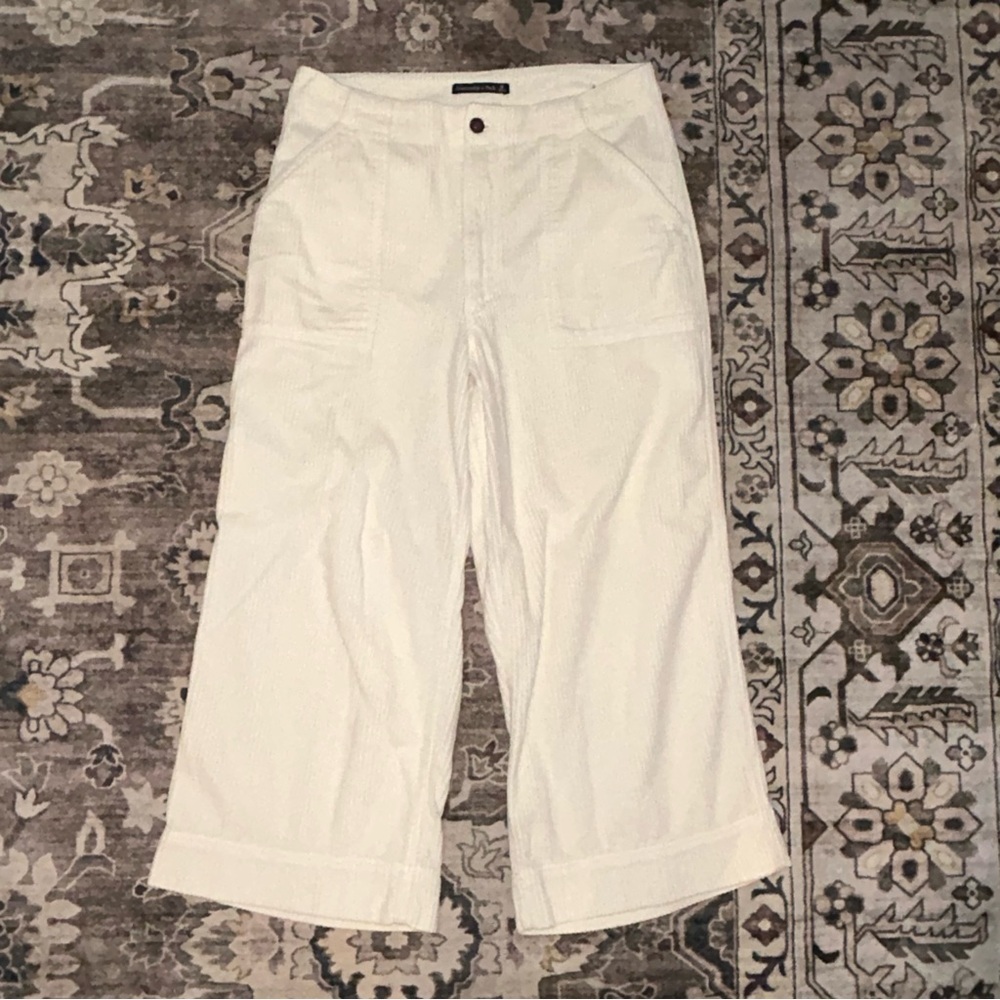 Abercrombie & Fitch Cream Corduroy wide leg cropped Pants